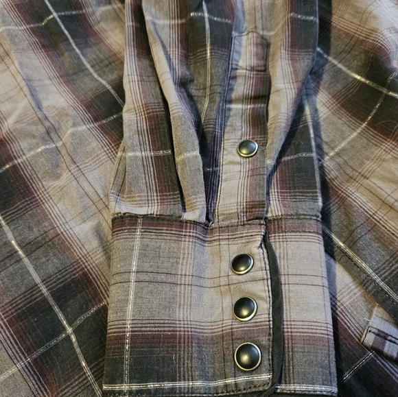 Brooks and Dunn button up - Picture 3 of 9